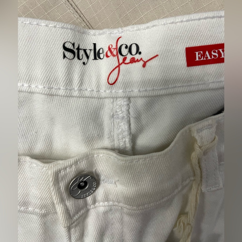 Style & Co  White Jeans Easy Fit          Size 16 - Picture 7 of 14